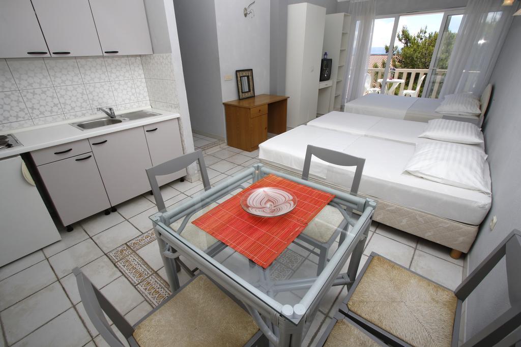 Apartments Snjezana Baska Voda Exterior photo